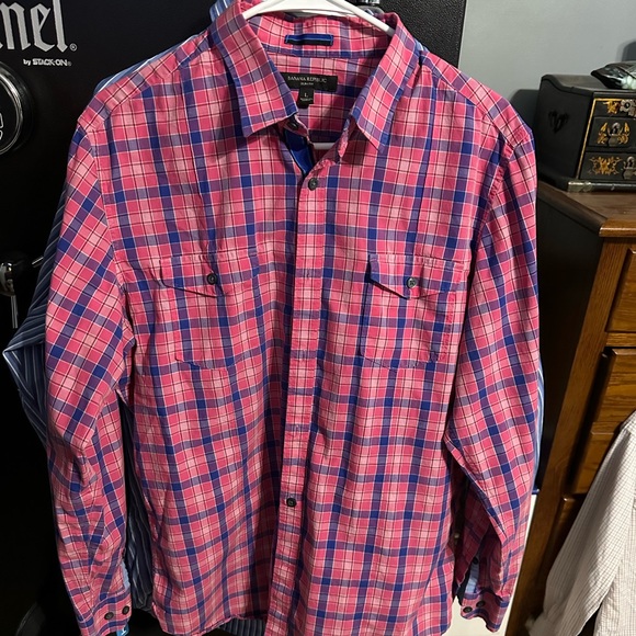 Lot of 4 men’s large smoke free pet free home - Picture 2 of 4